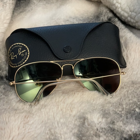 Ray Ban aviator sunglasses. Green lenses.